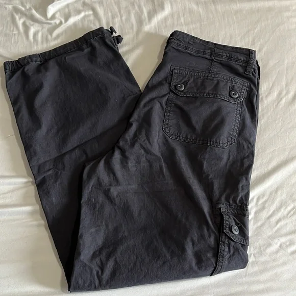 American Eagle Outfitters Black Wide-Leg Cargo Pants - Picture 8 of 9